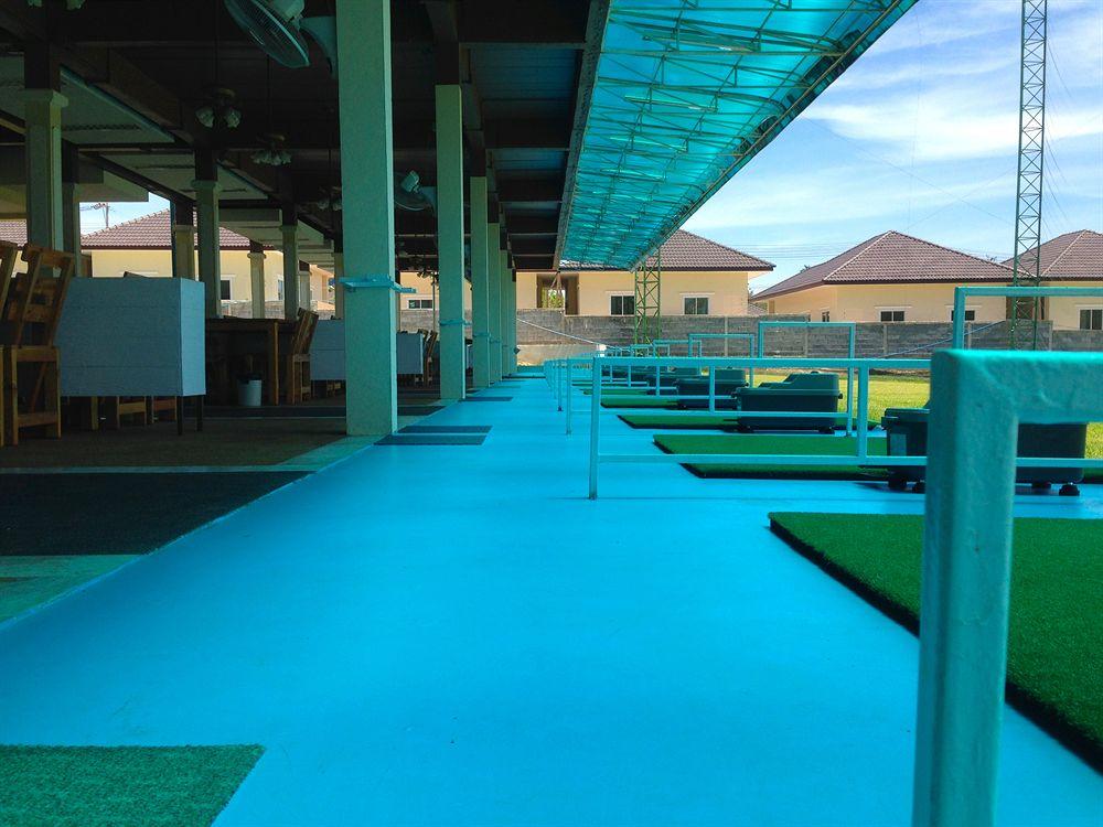 Campo de Golf Suwan Driving Range and Resort