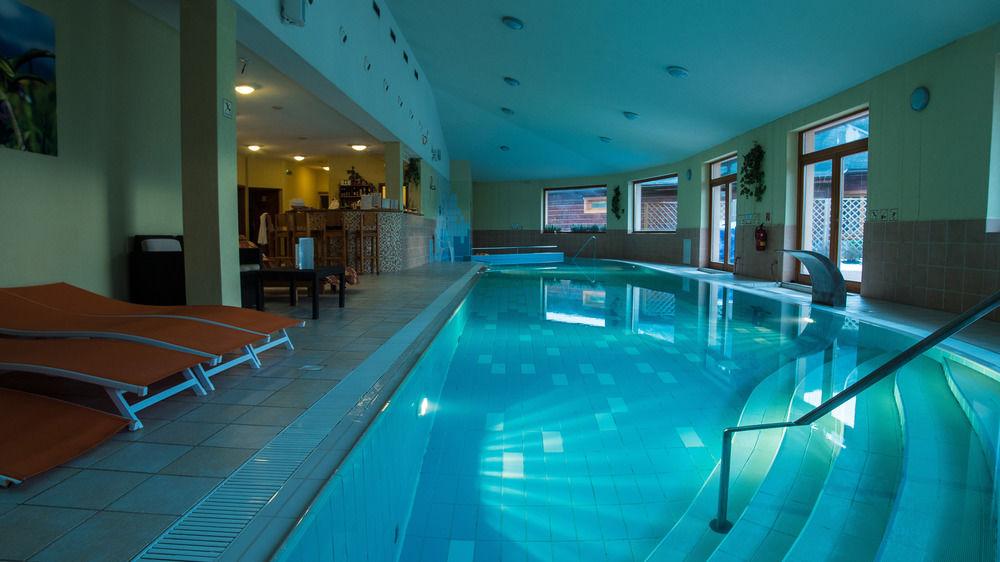 Vista Piscina Sojka Resort - Hotel & Drevenice