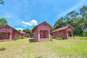 Alojamiento - Oyo 90640 D'village River & Cafe Chalet