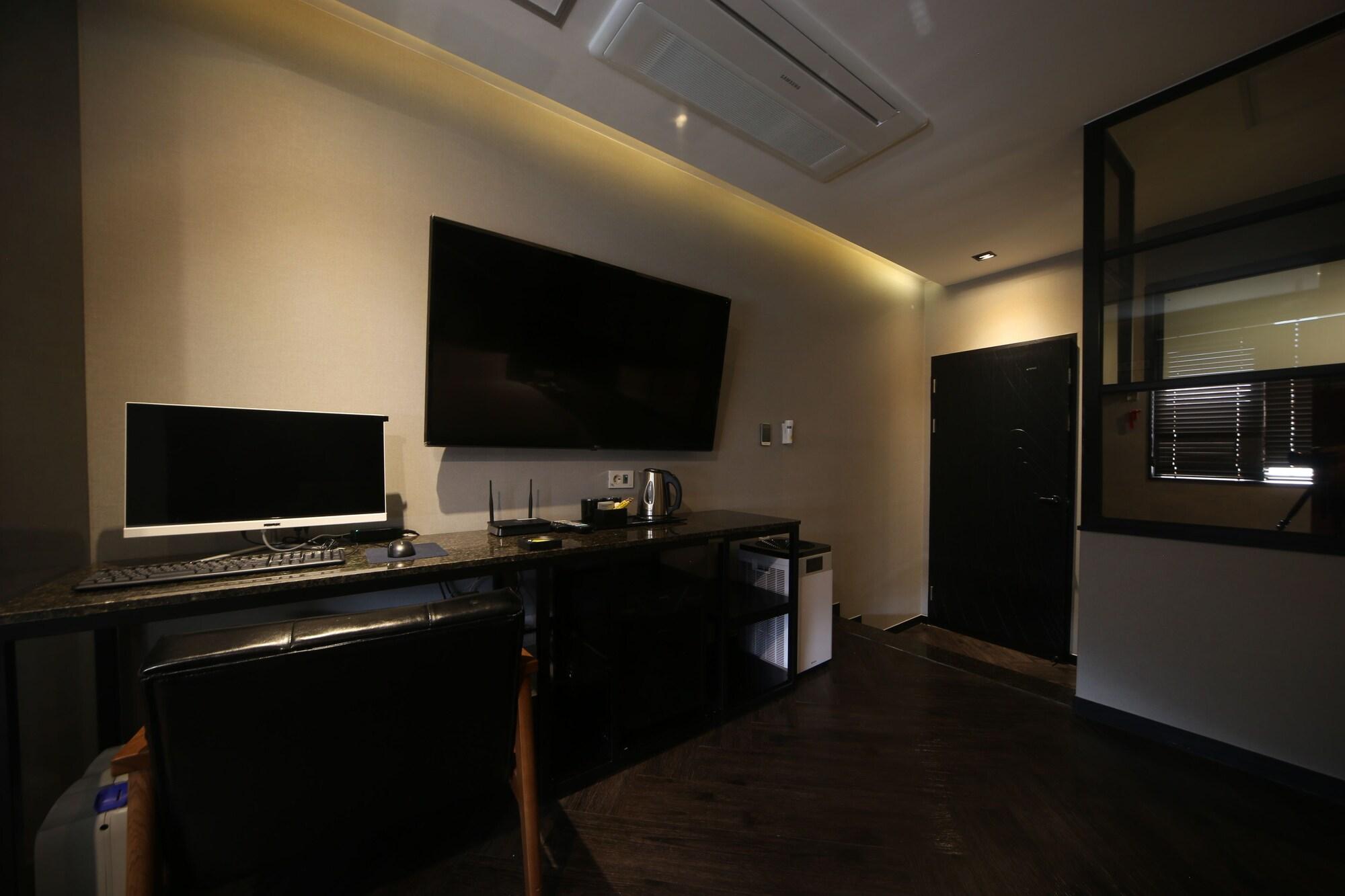 Set de Habitación Brown Dot Hotel Beomil