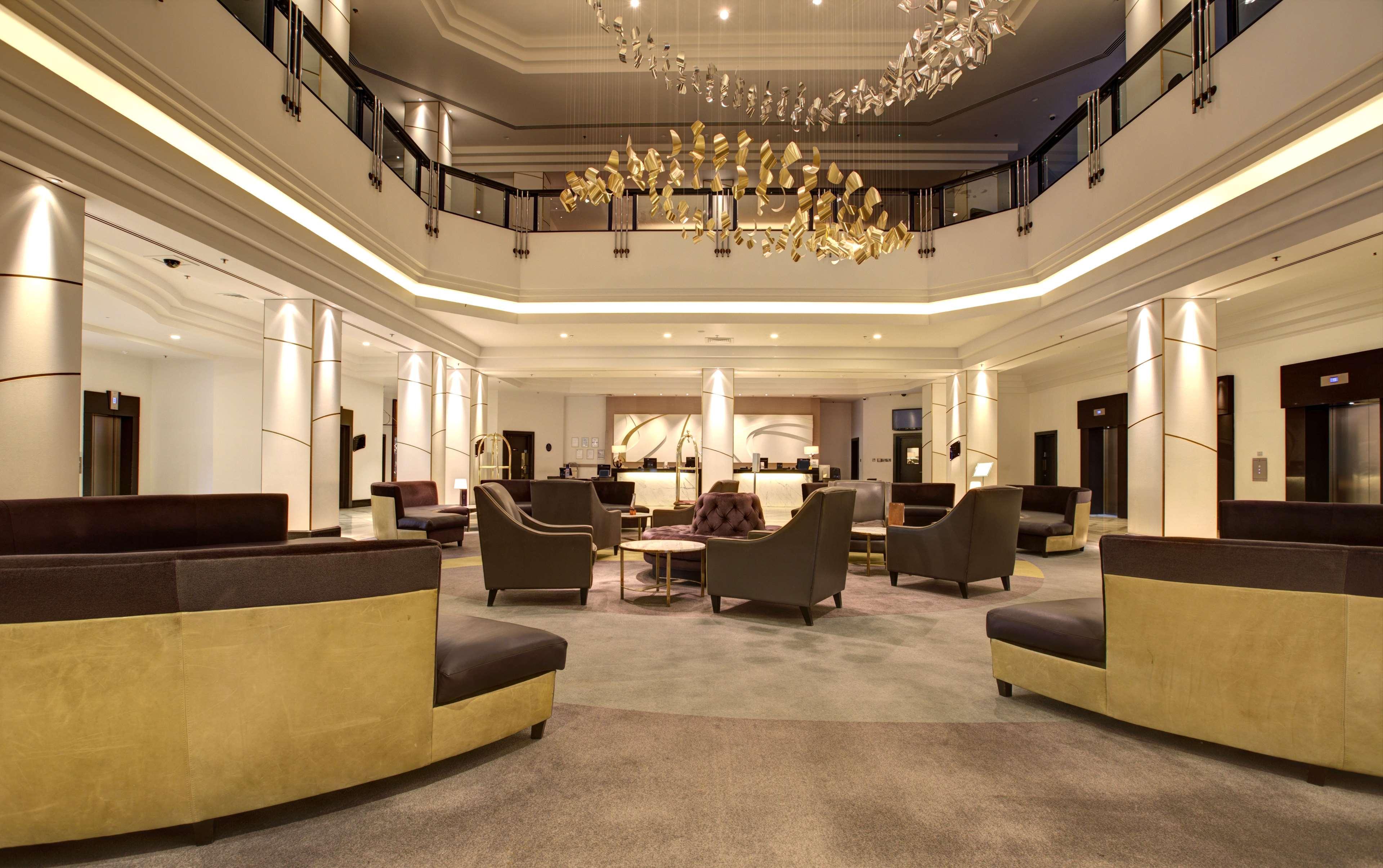 Vista Lobby Hilton Glasgow
