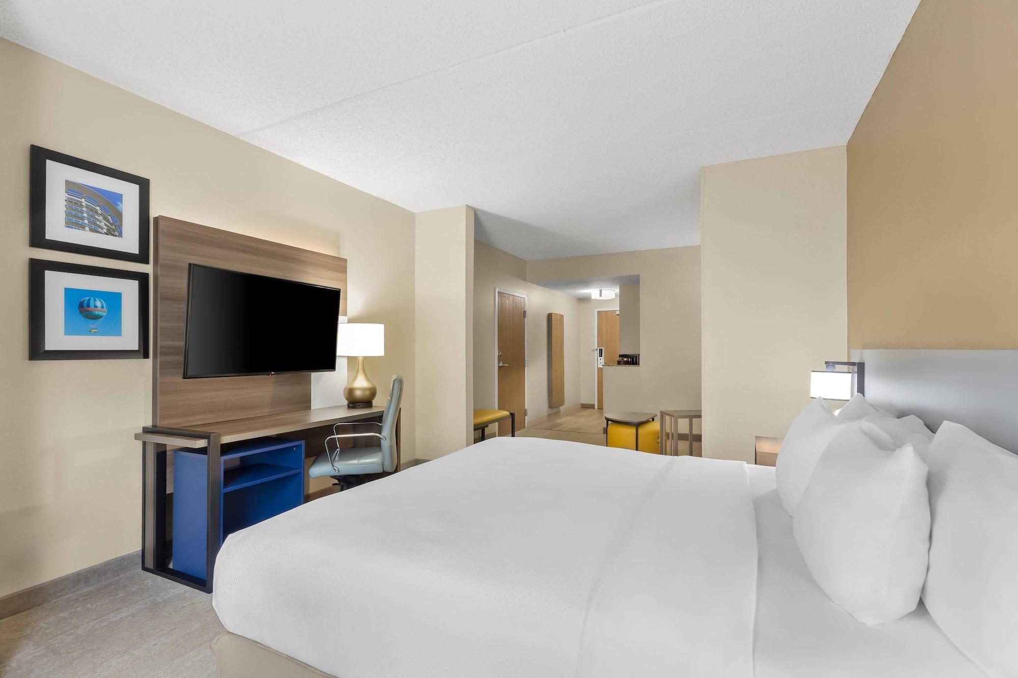 Habitación Comfort Suites Near Universal Orlando Resort