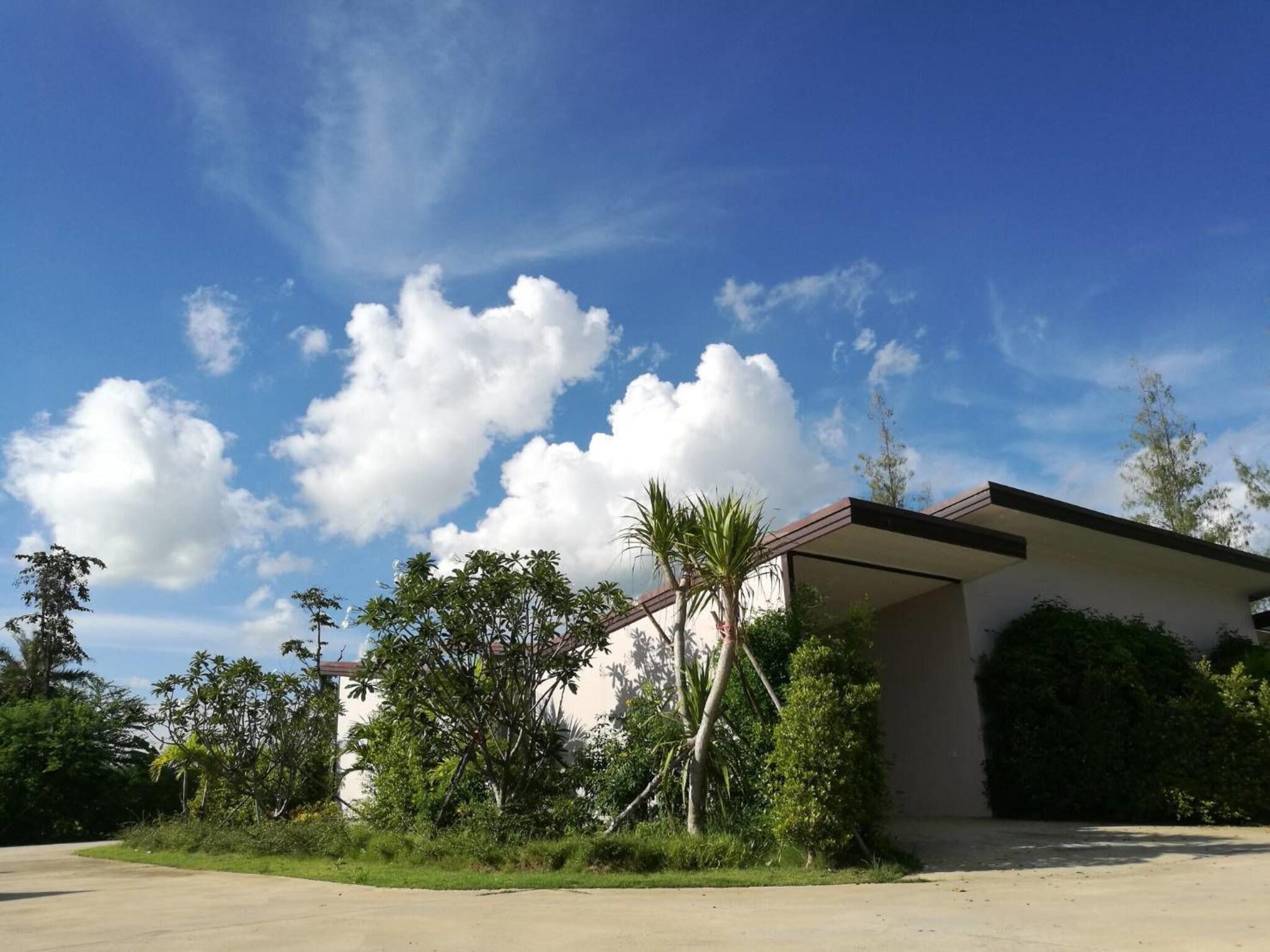 Varios On Green Resort