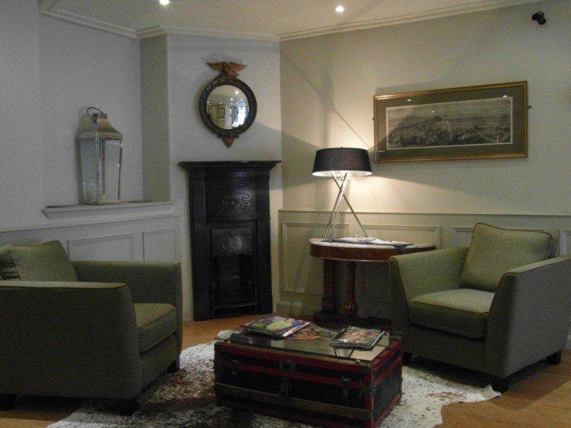 Vista Lobby Grove House Hotel