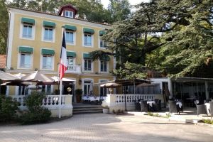 Alojamiento - Logis Hotel le Cedre de Soyons
