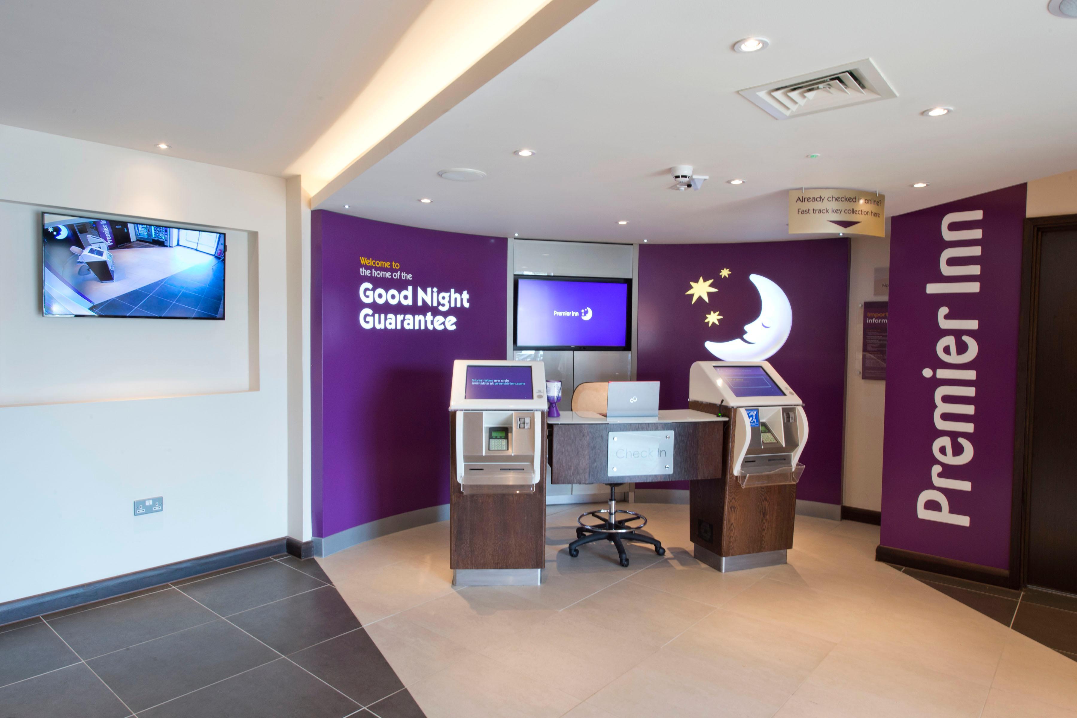 Vista Lobby Premier Inn Portsmouth Havant South