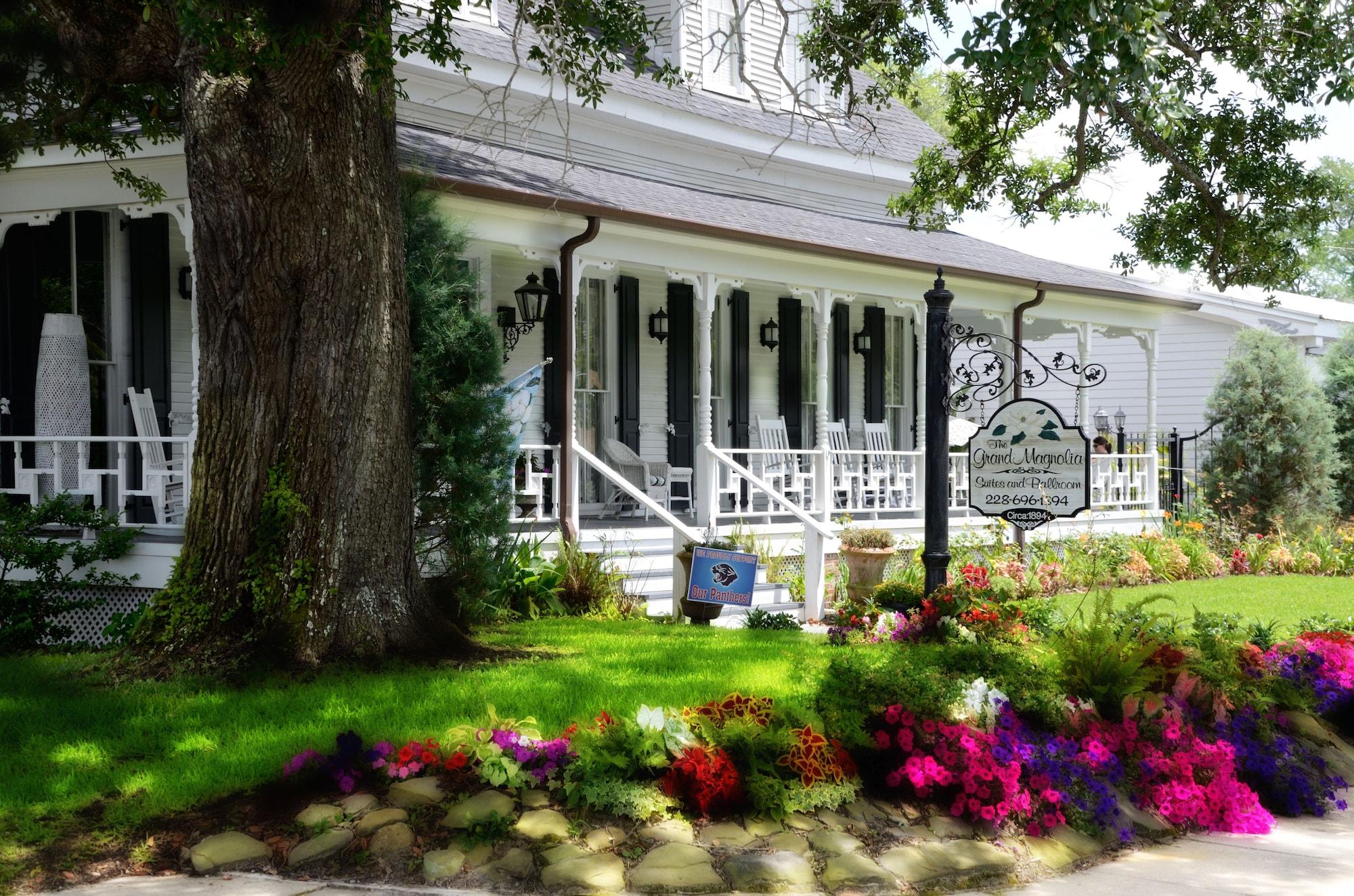 Vista Exterior The Grand Magnolia Ballroom & Suites