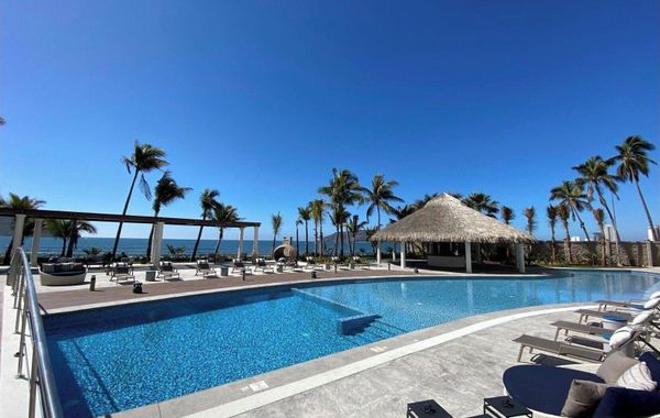 Amazing OCEAN VIEW, BEACHFRONT Access, Stunning POOL - This is the place! - Hoteles con jacuzzi en Mazatlán, Sinaloa