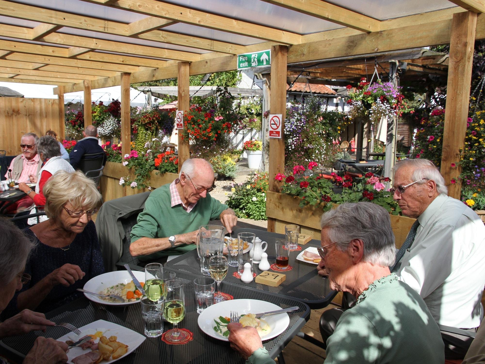 Varios Sibton White Horse Inn