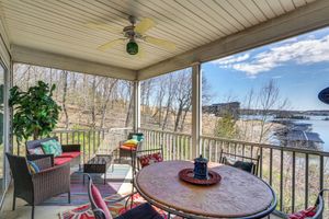Alquiler Vacacional - Waterfront Condo w/ Pool on Lake of the Ozarks