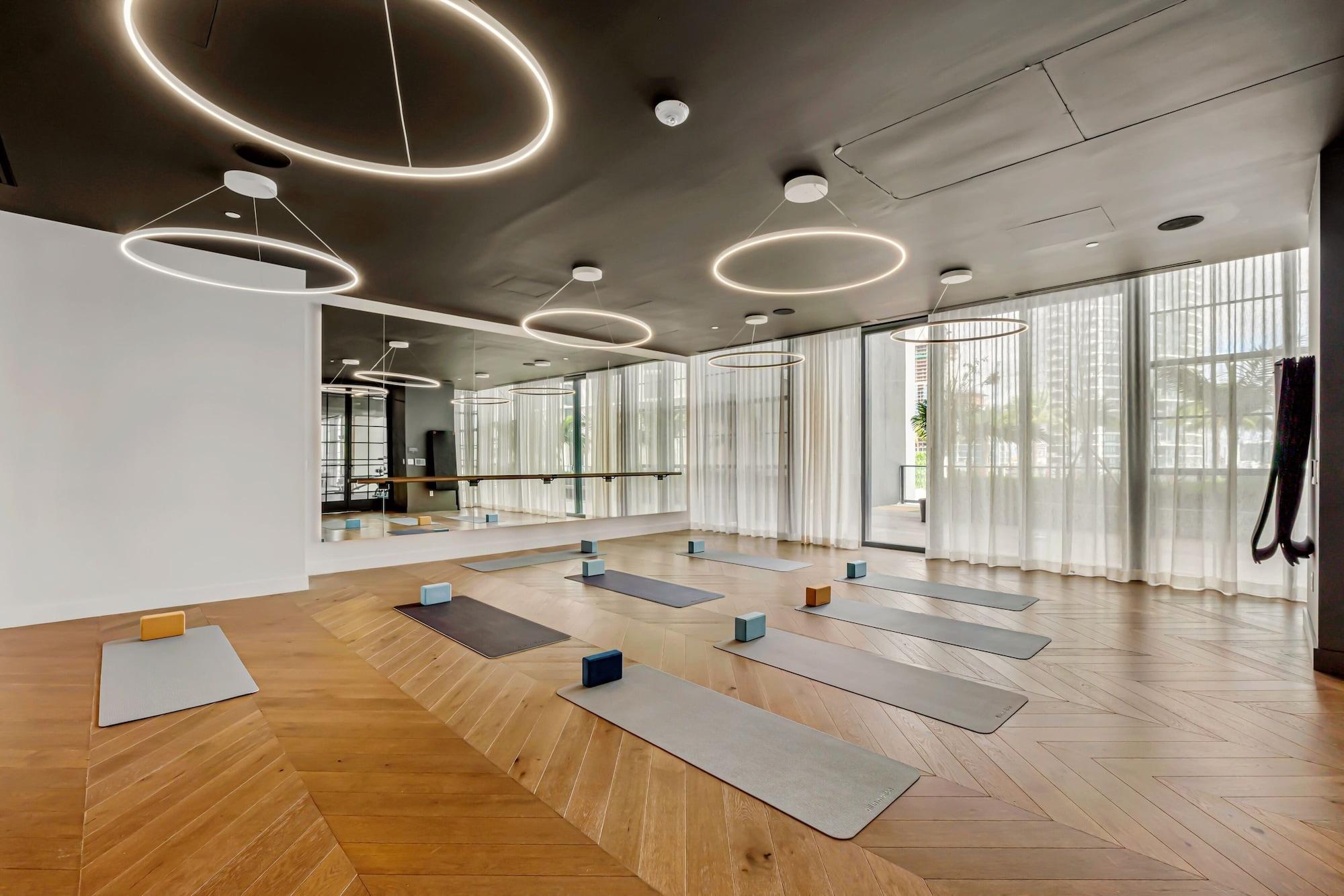 Gimnasio Downtown Studio w City Views