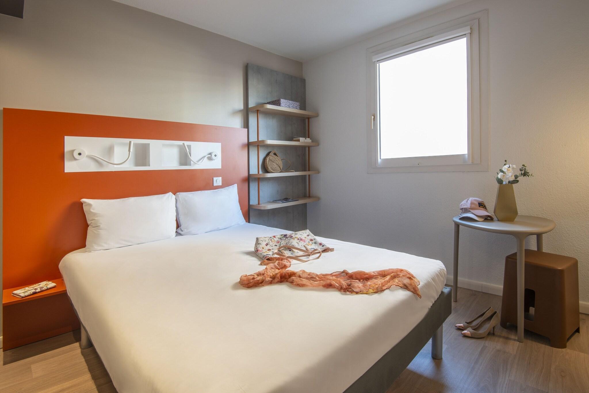Varios ibis budget Nice Californie Lenval