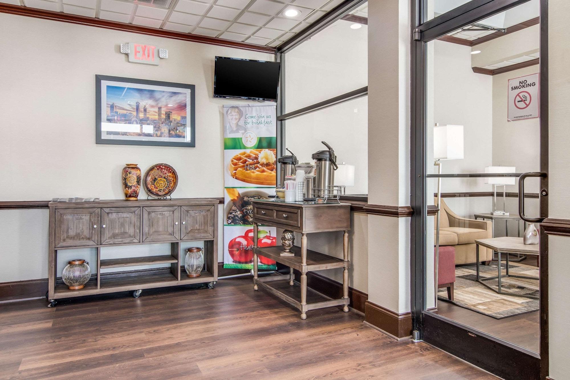 Vista Lobby Quality Inn Suwanee I-85