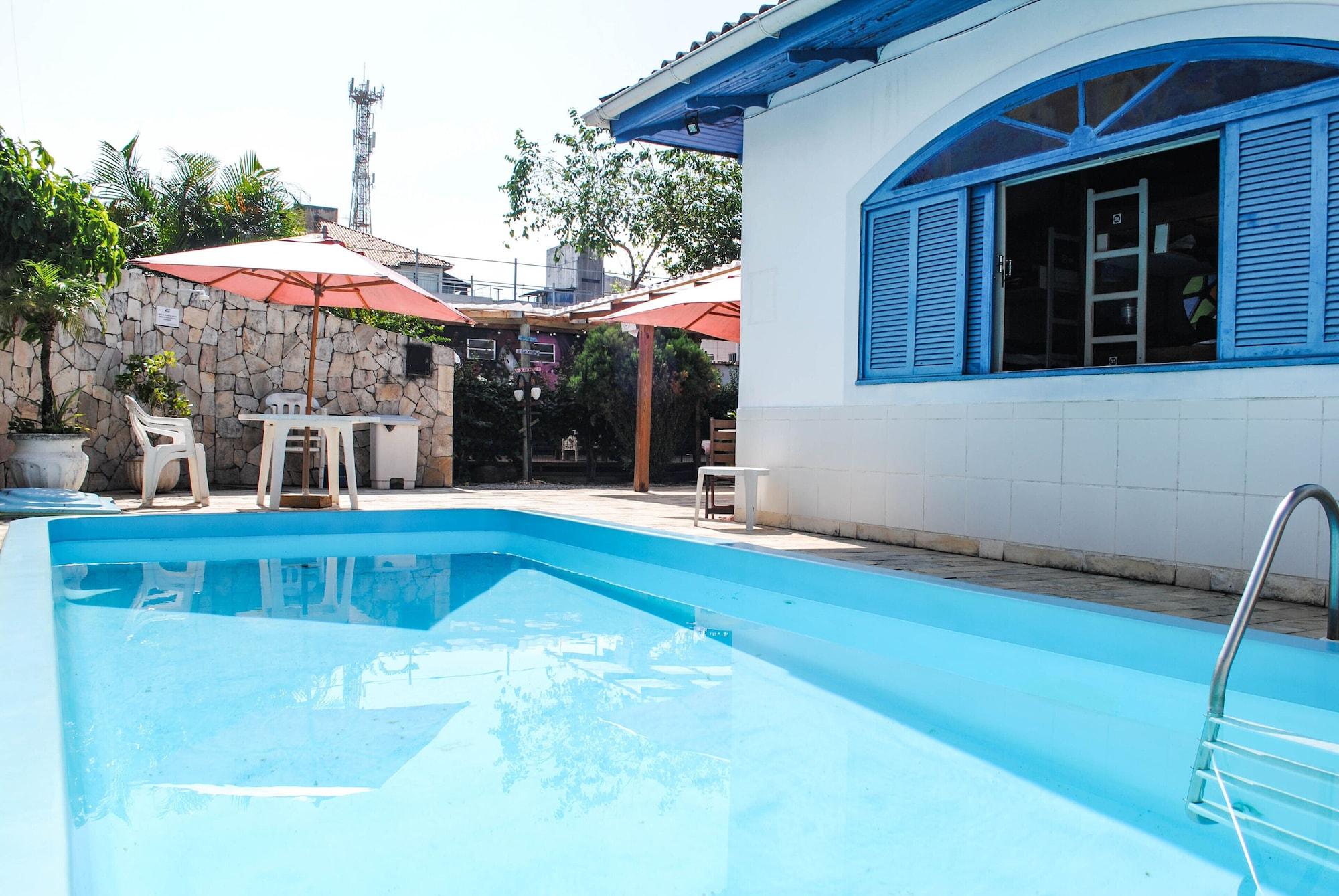 Varios World Hostel