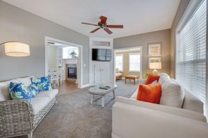 Alquiler Vacacional - Spacious Mooresville Home w/ Lake Norman View!