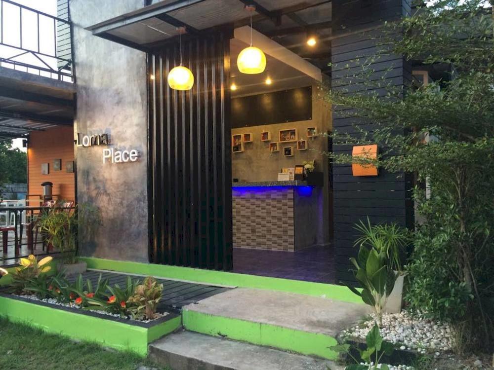 Vista Lobby Loma Place