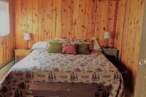 Alquiler Vacacional - QUAINT COZY CABIN near East Fork, weekly and monthly rates, king bed, fireplace