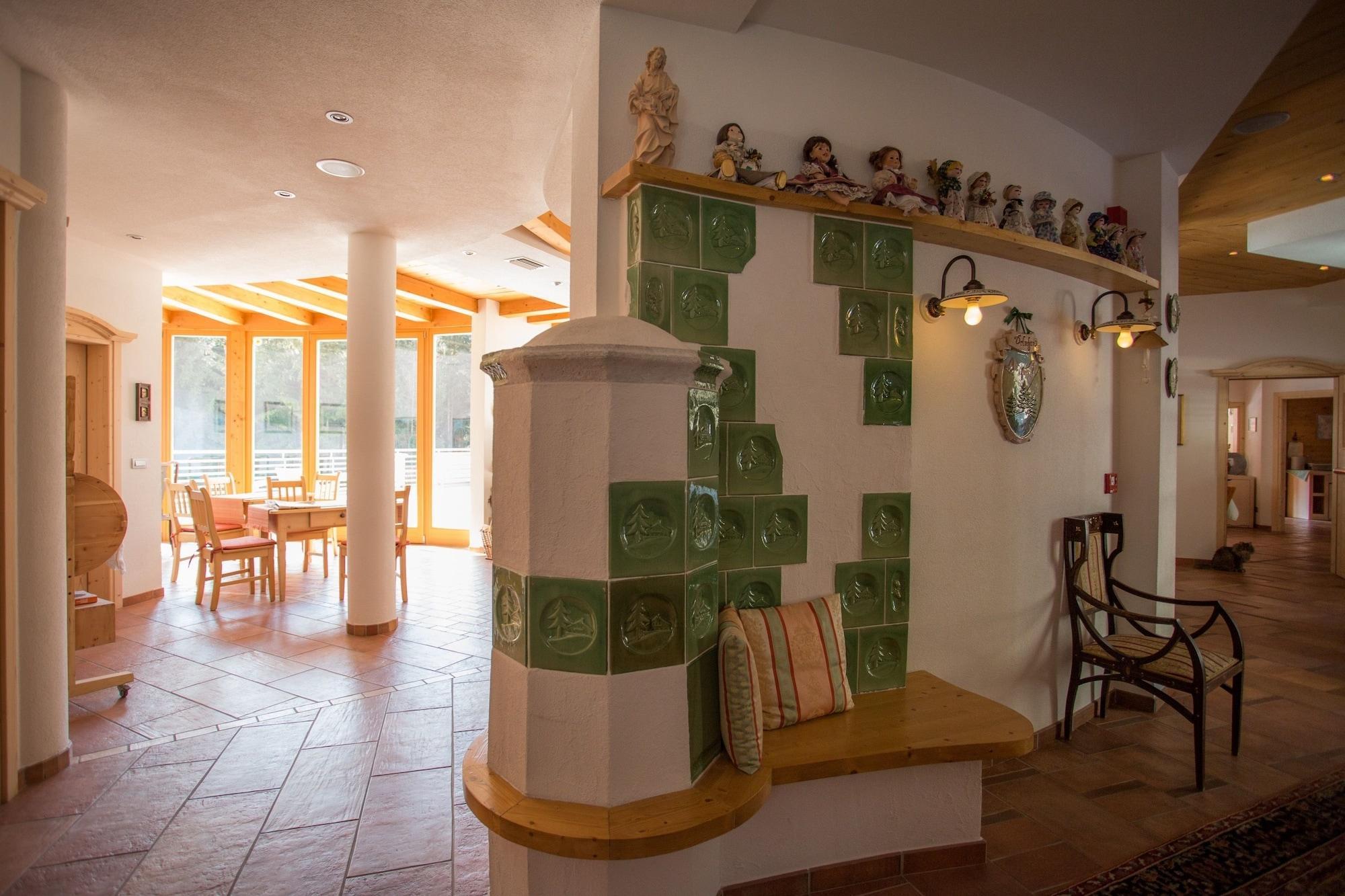 Vista Lobby Castelir Suite Hotel
