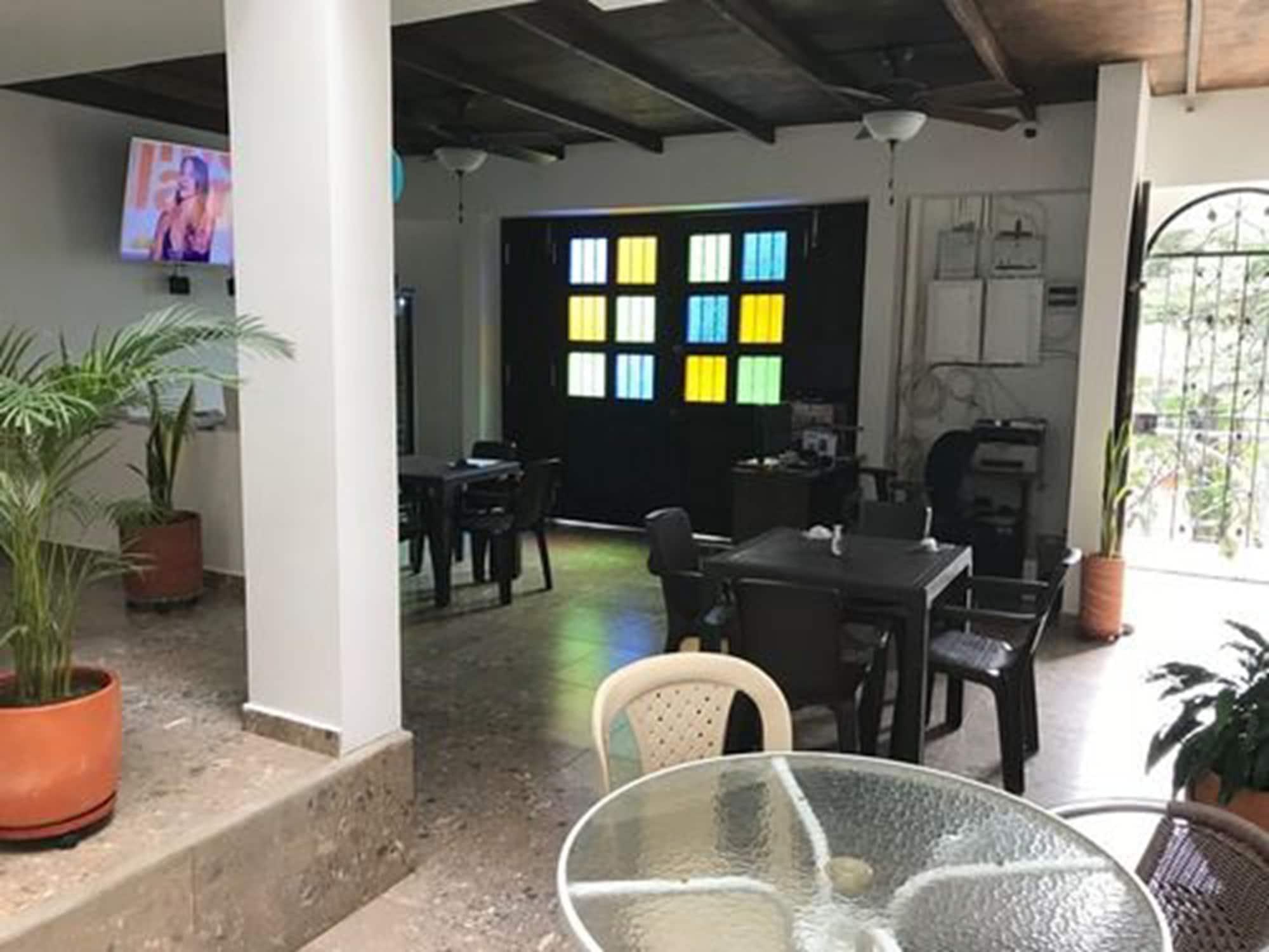 Restaurant Hotel Stay Cali