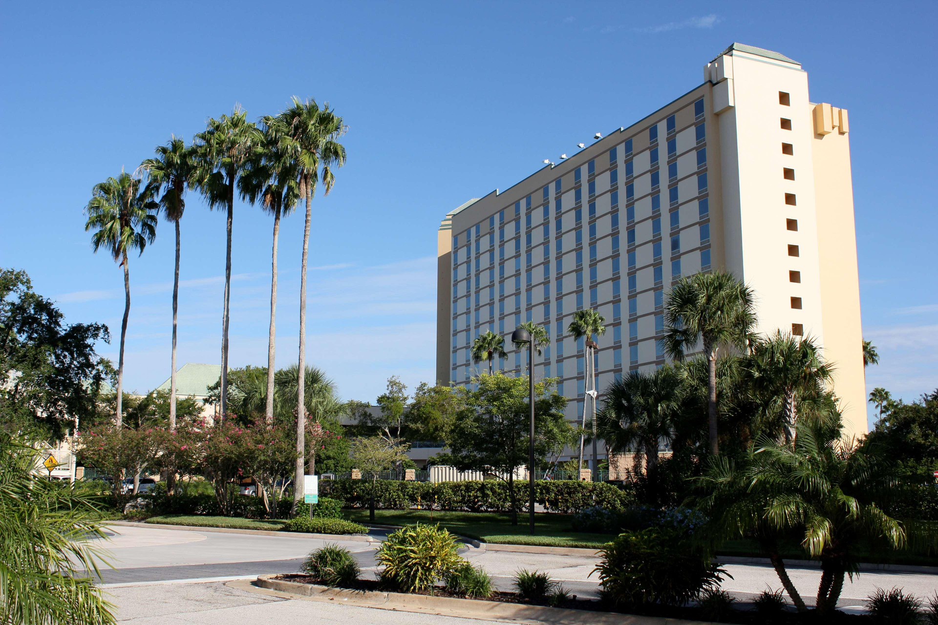 Vista Exterior  Rosen Plaza Hotel