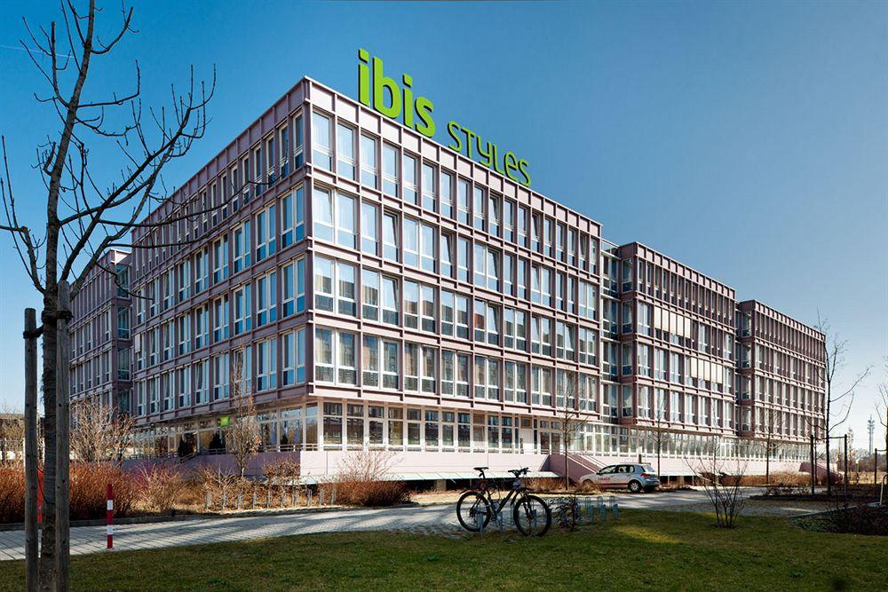 Vista Exterior ibis Styles München Ost Messe