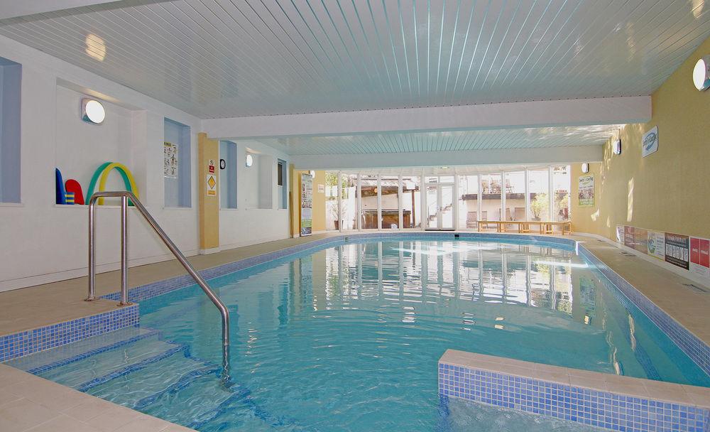 Vista Piscina Embleton Spa Hotel