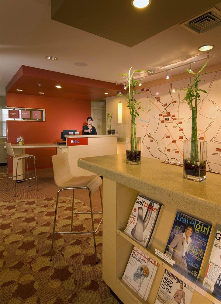 Vista Lobby TownePlace Suites Marriott Dulles Airport
