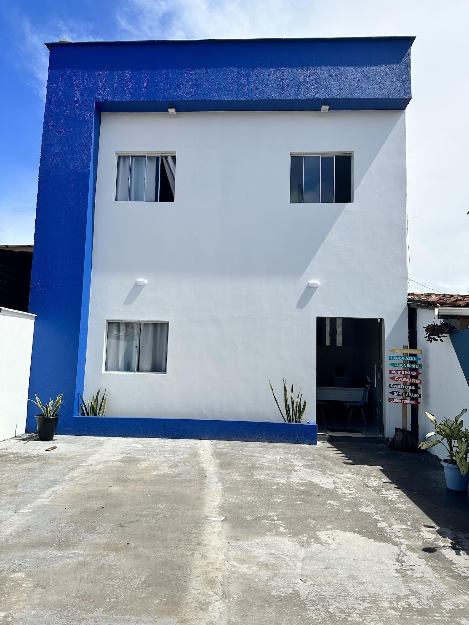 Vista da fachada Pousada e agência cledio turismo