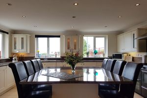 Alquiler Vacacional - Modern Farmhouse all en suit nr Pembrokeshire & Carmarthen, Hot tub, own paddock
