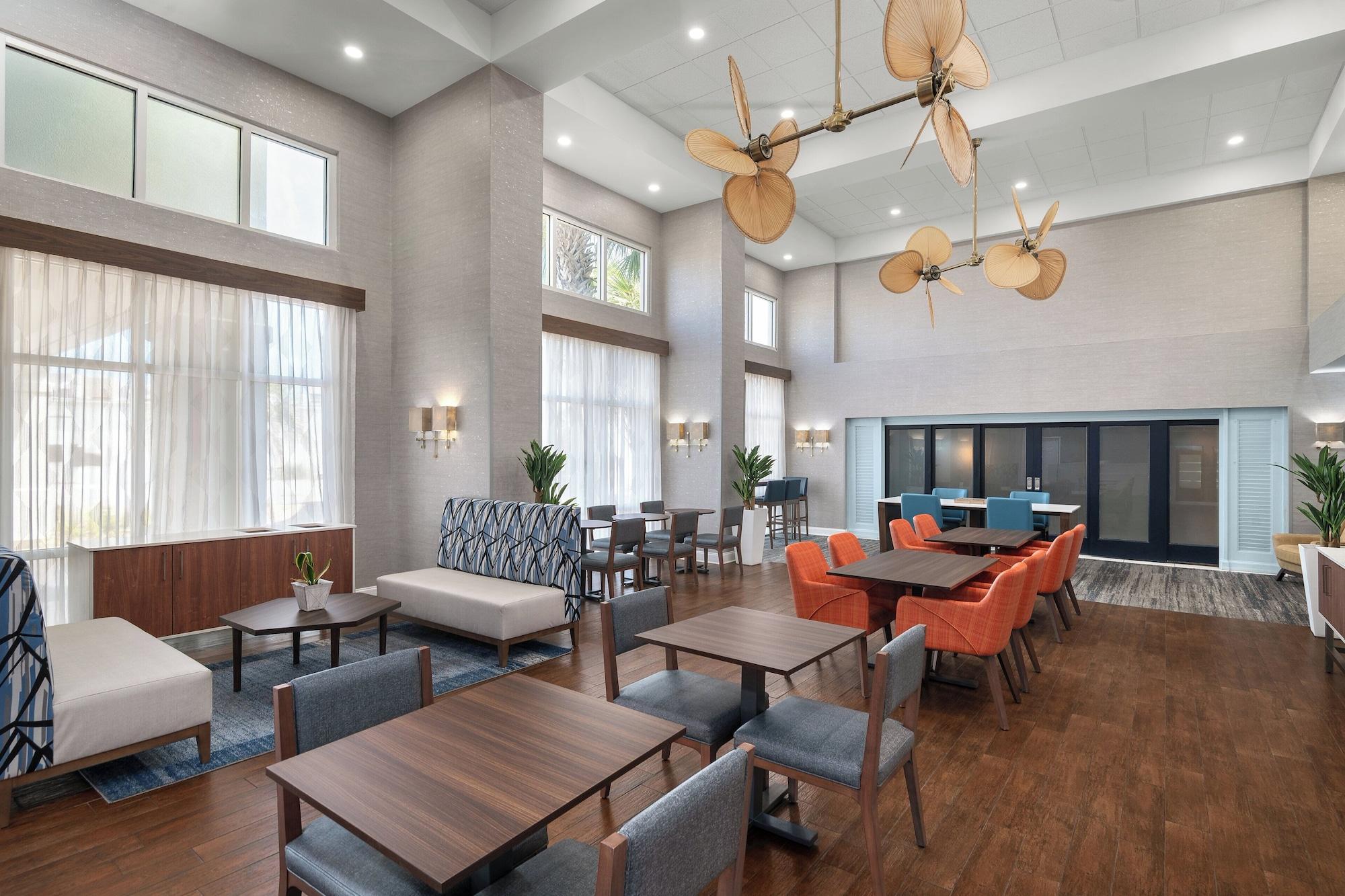 Restaurant Holiday Inn Express and Suites Destin Miramar Beach by IHG