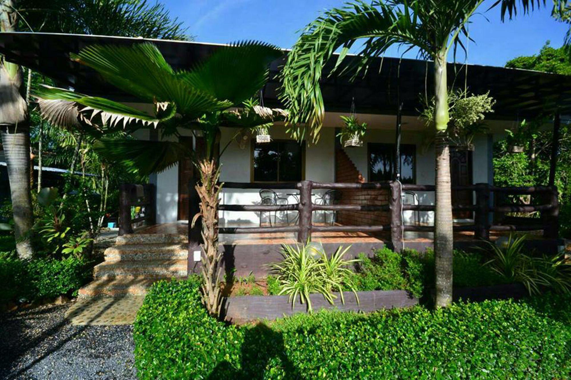 Vista Exterior Ruenchan Resort at Saithai