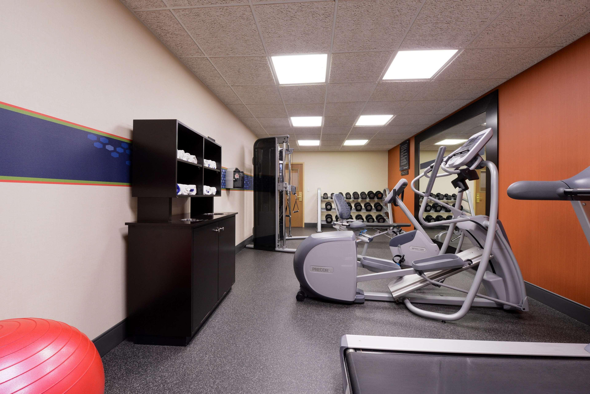 Instalaciones Recreativas Hampton Inn Elkhart IN