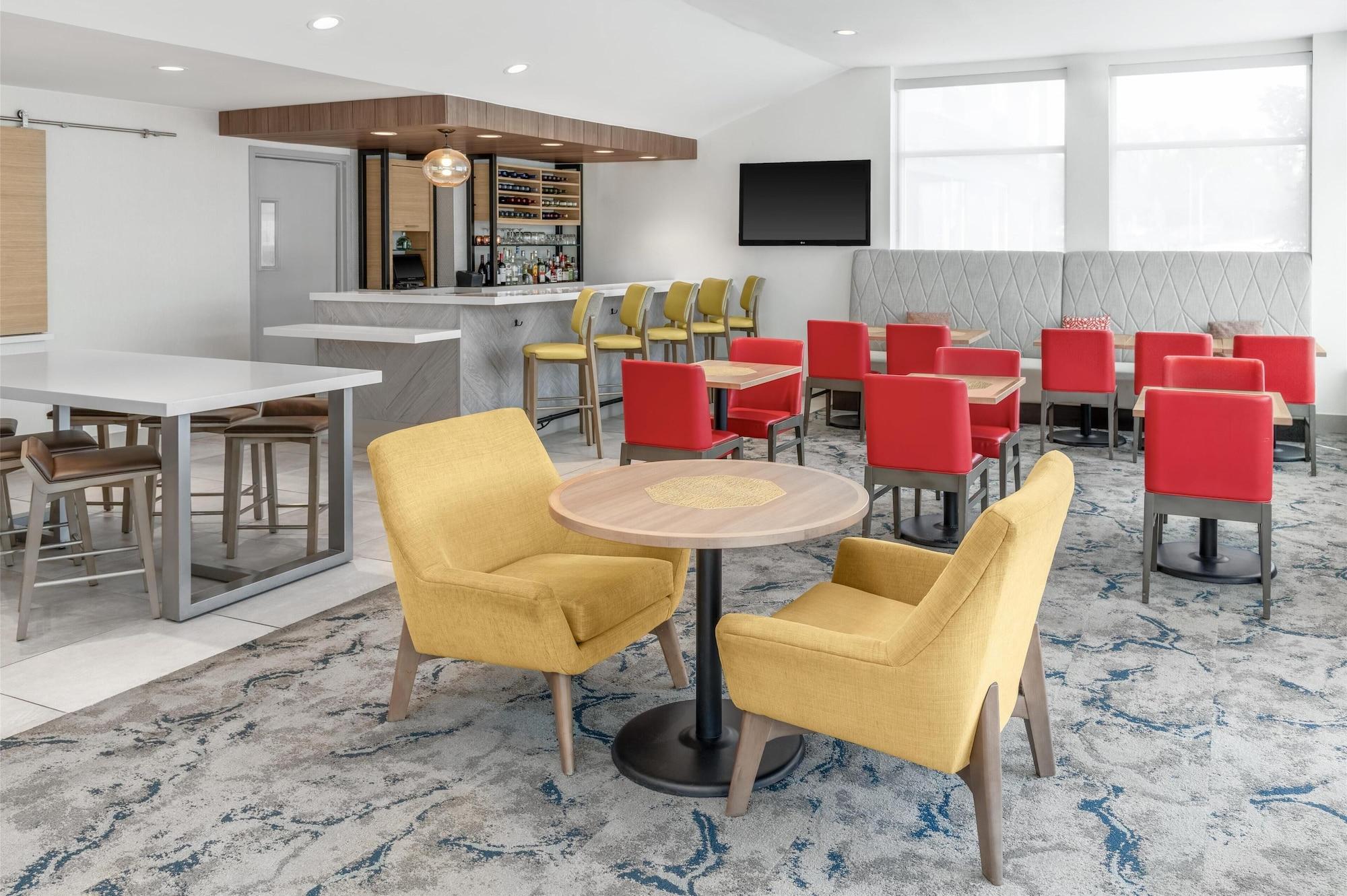 Vista Lobby Hilton Garden Inn Queens/JFK Airport
