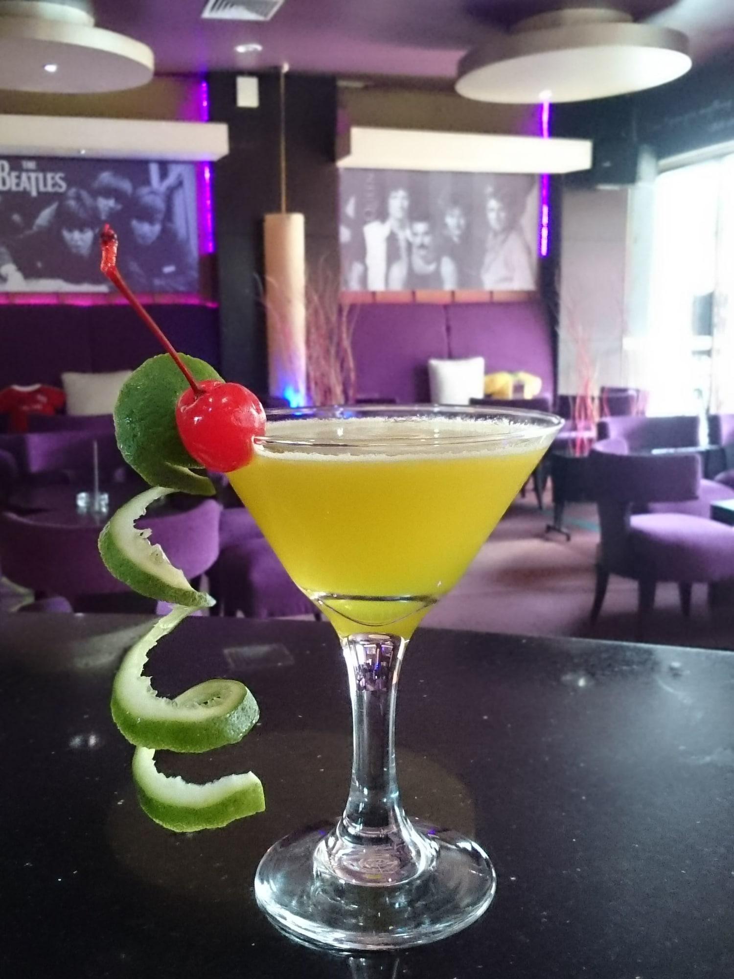 Bar/Salón Grand Suka Hotel