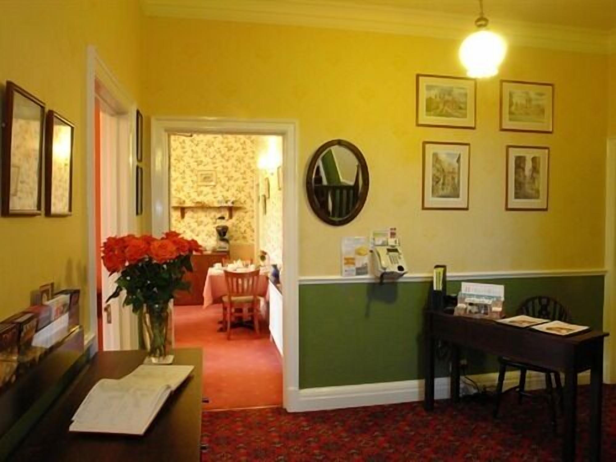 Vista Lobby Midway House