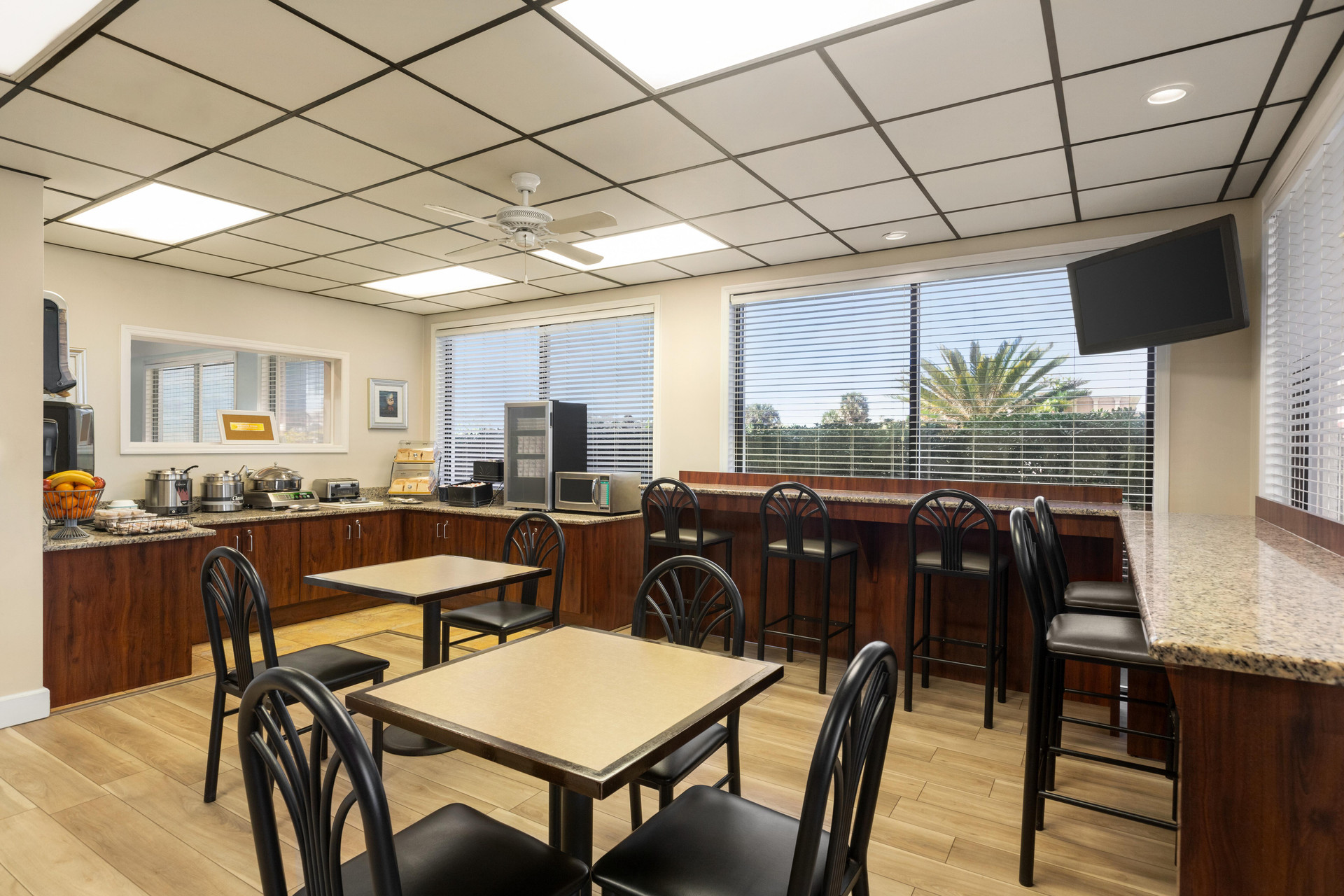 Restaurant Days Inn by Wyndham Cocoa Beach Port Canaveral