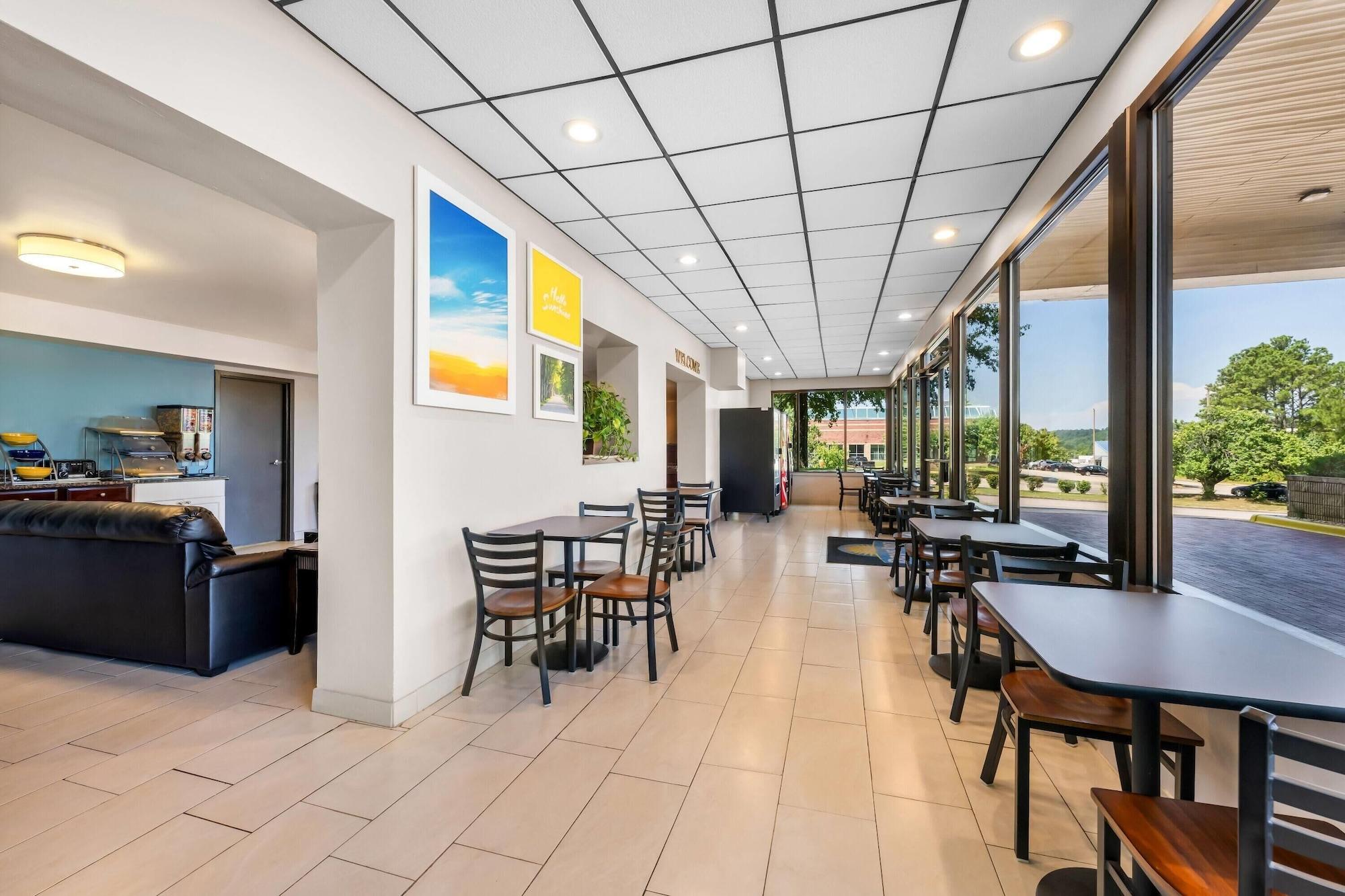 Restaurant Days Inn by Wyndham Hoover Birmingham
