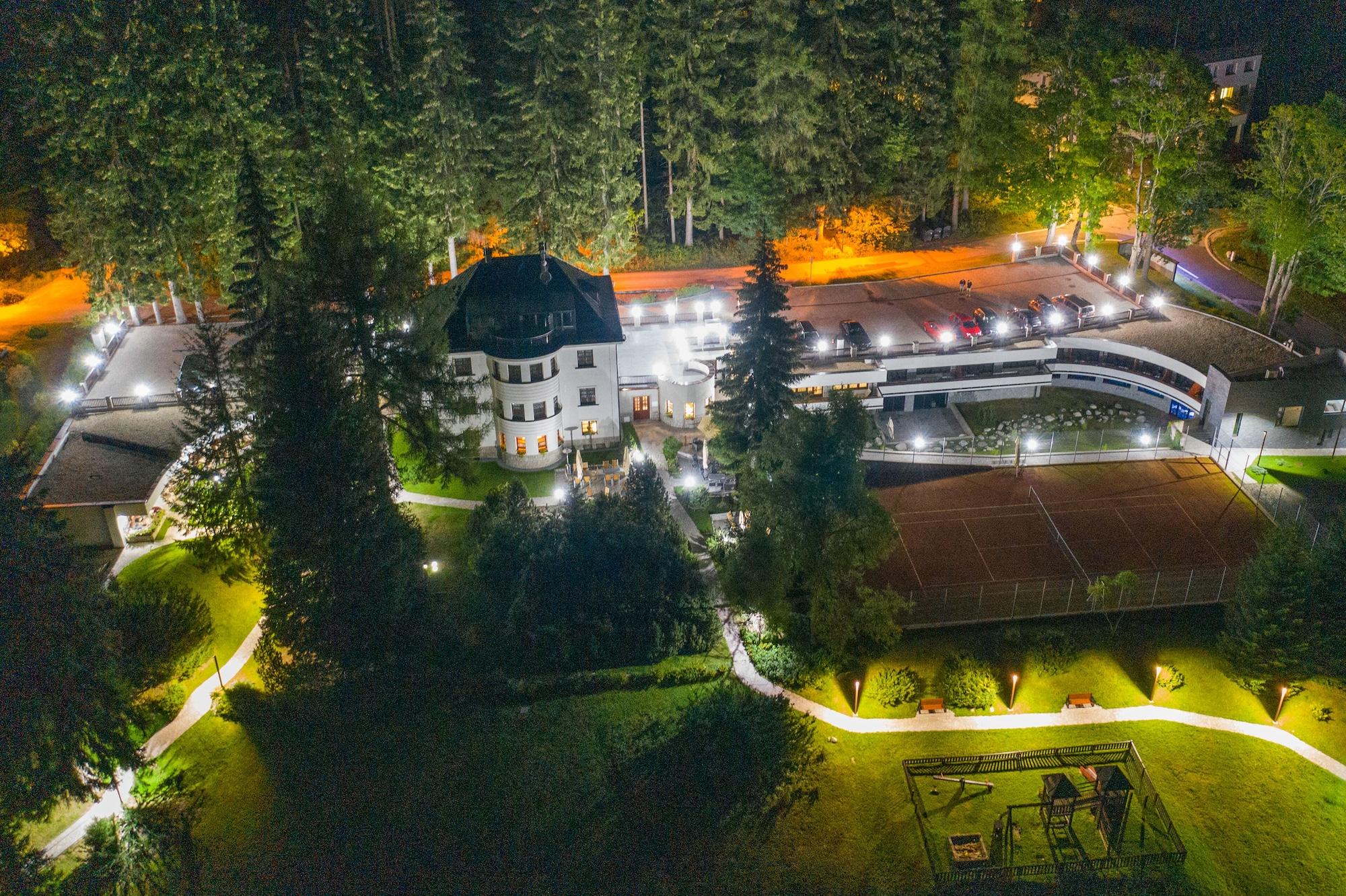 Vista Exterior Hotel Bedřiška Wellness Resort & Spa