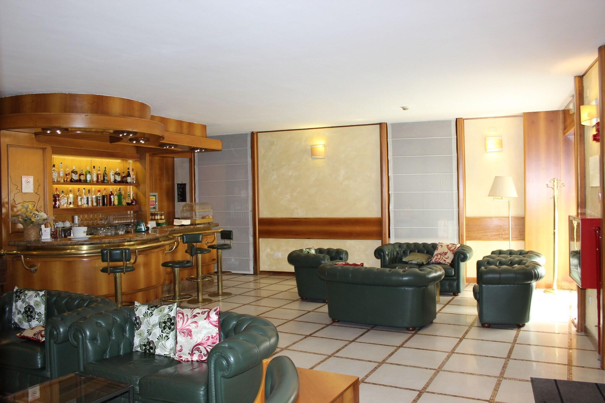 Bar/Salón New Alexander