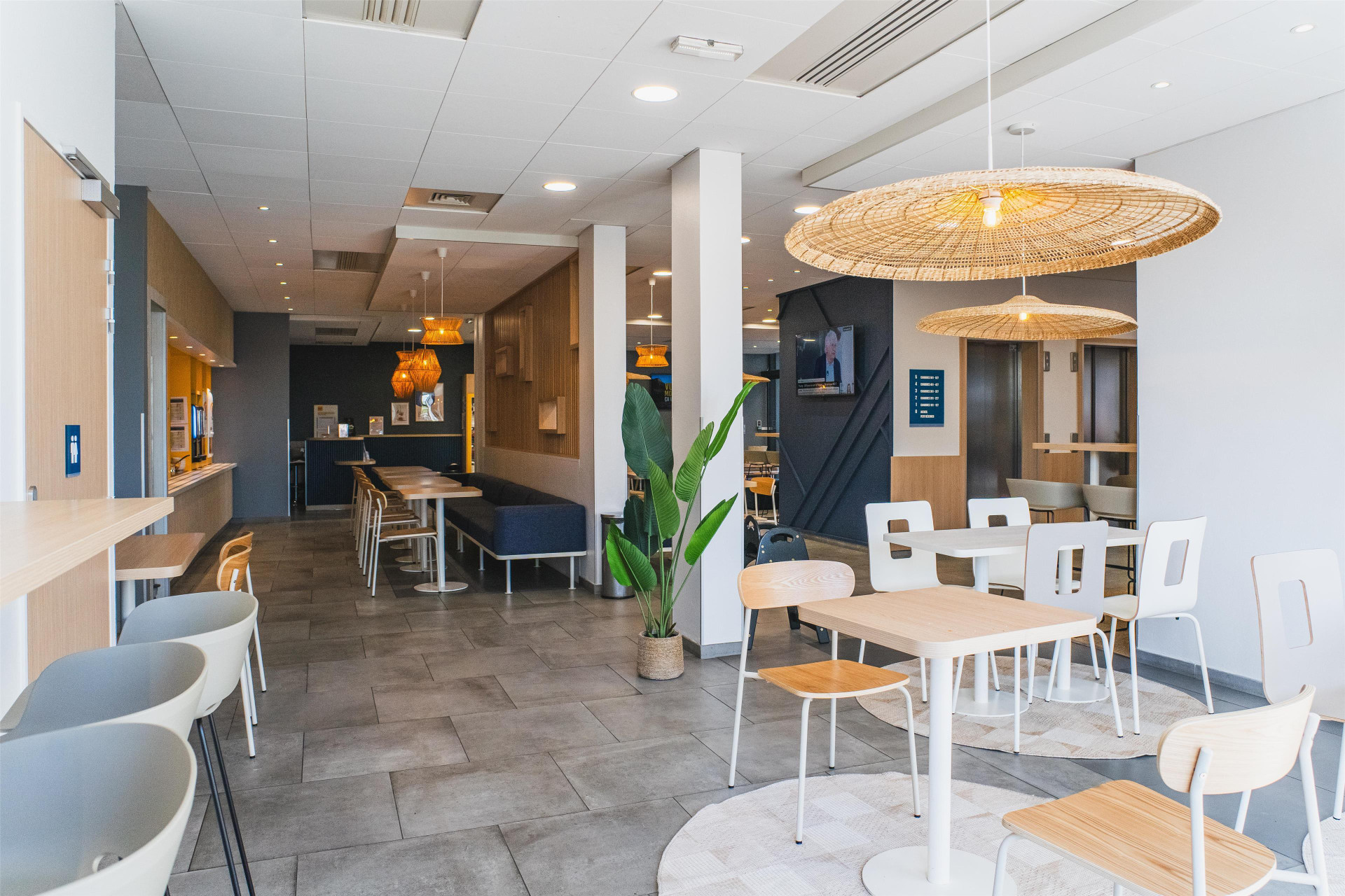 Restaurant Kyriad ECO - Clermont Ferrand Estaing