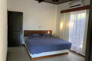 Arriendo temporal - Tamarindo: Villa Lujosa, 6 hab, piscina privada, a 10min de las mejores playas