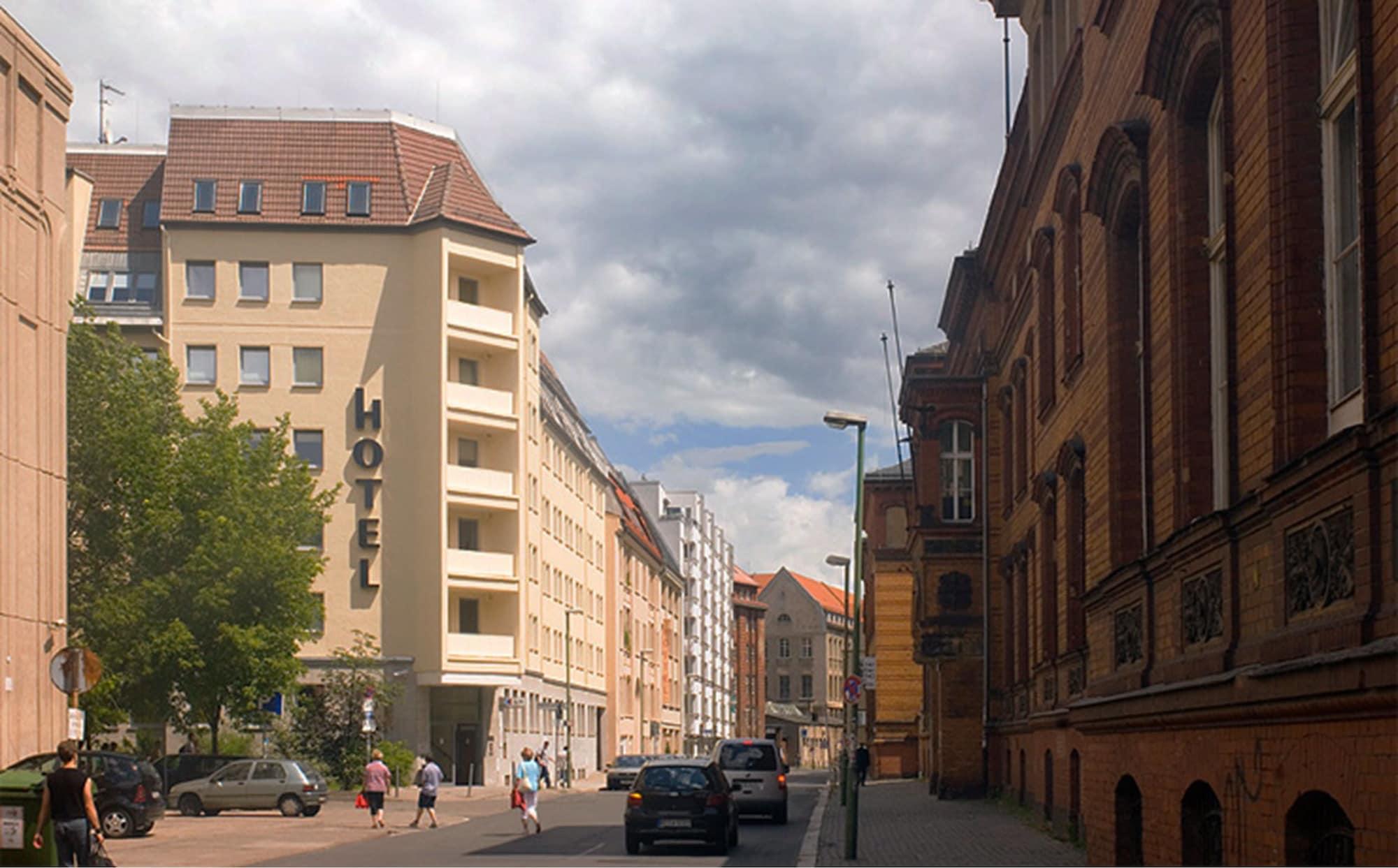 Vista Exterior Dietrich-Bonhoeffer-Hotel