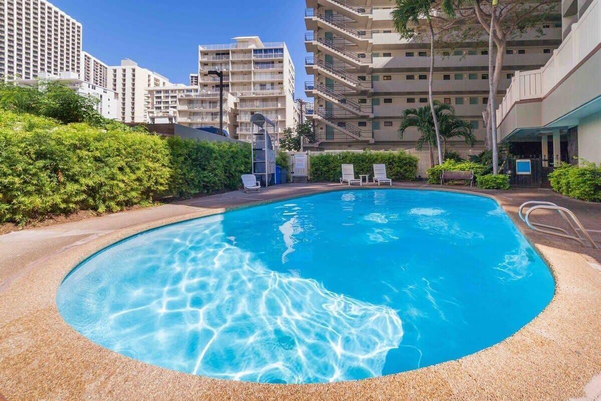 Vista Piscina Marbella Lane Waikiki Grand Hotel Studio