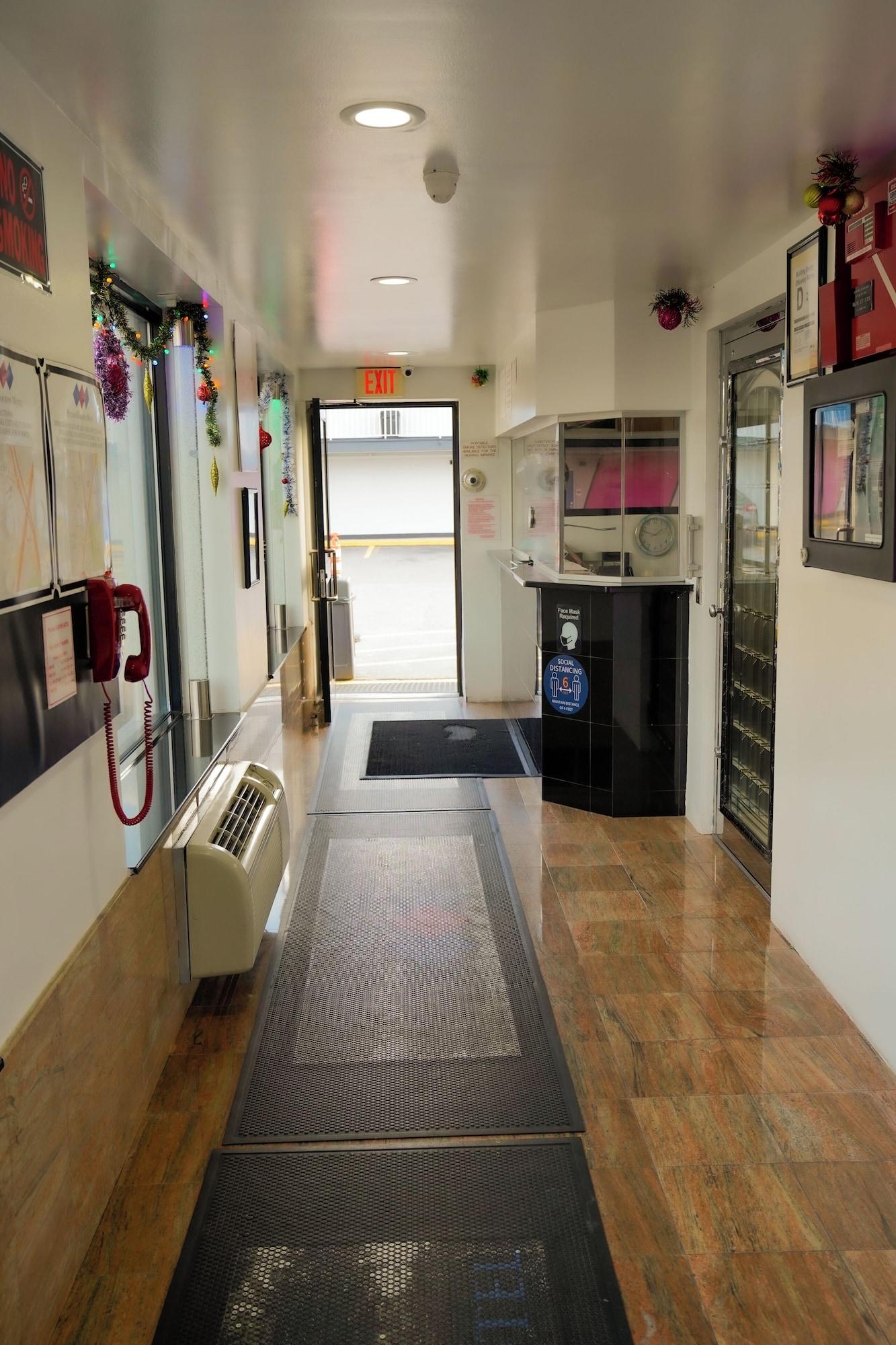 Vista Lobby Pelham Garden Motel