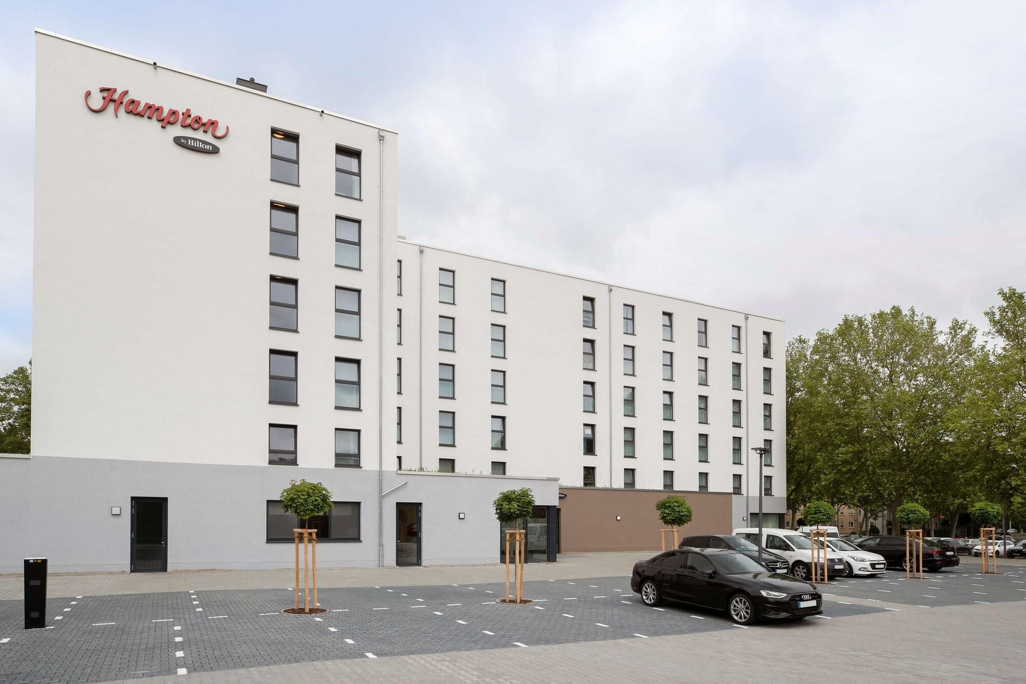 Vista Exterior Hampton by Hilton Kaiserslautern