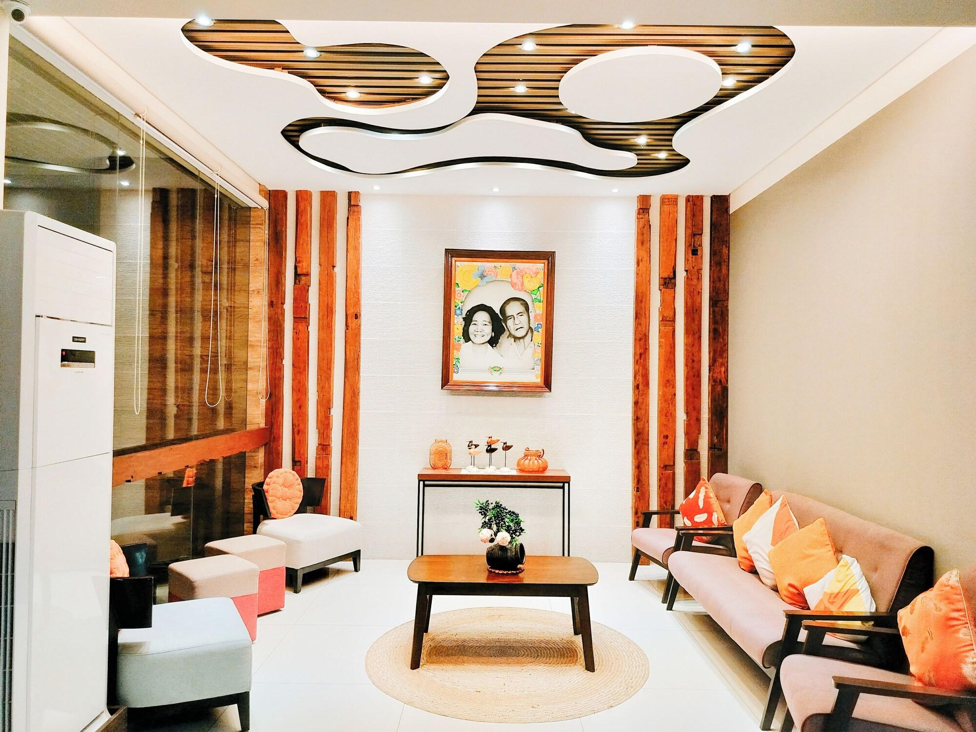 Vista Lobby Cres Ebo Mansion Hotel and Bistro
