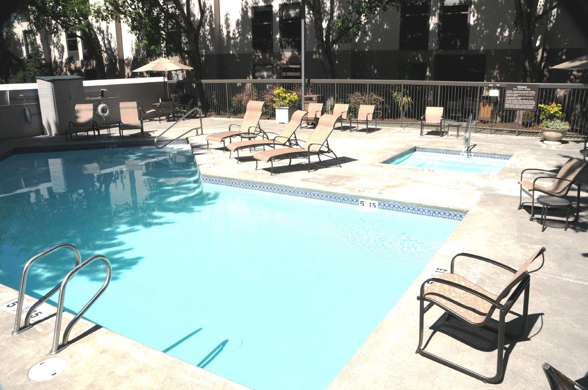 Vista Piscina Hampton Inn Seattle/Southcenter