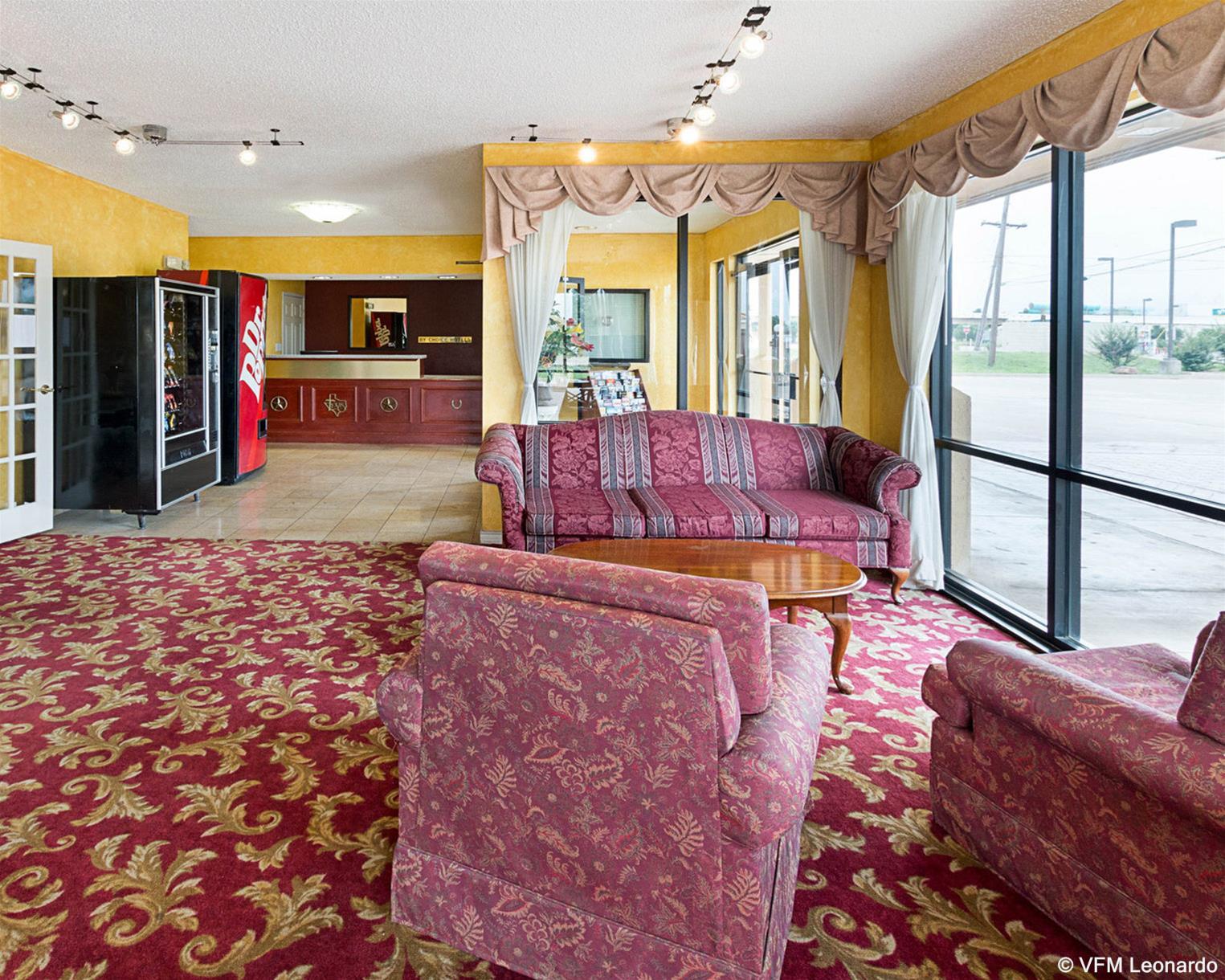 Vista Exterior Econo Lodge Hillsboro I-35