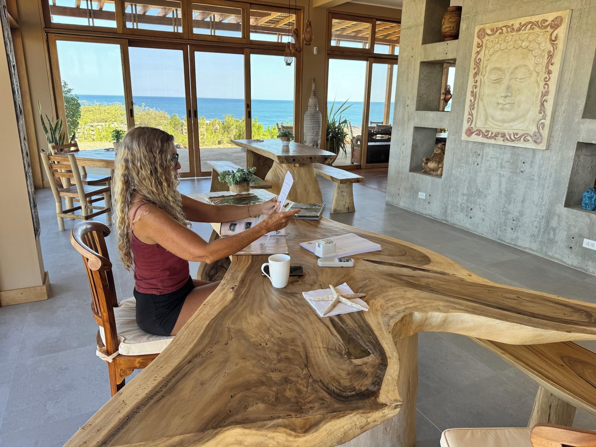 Vista Lobby La Playa