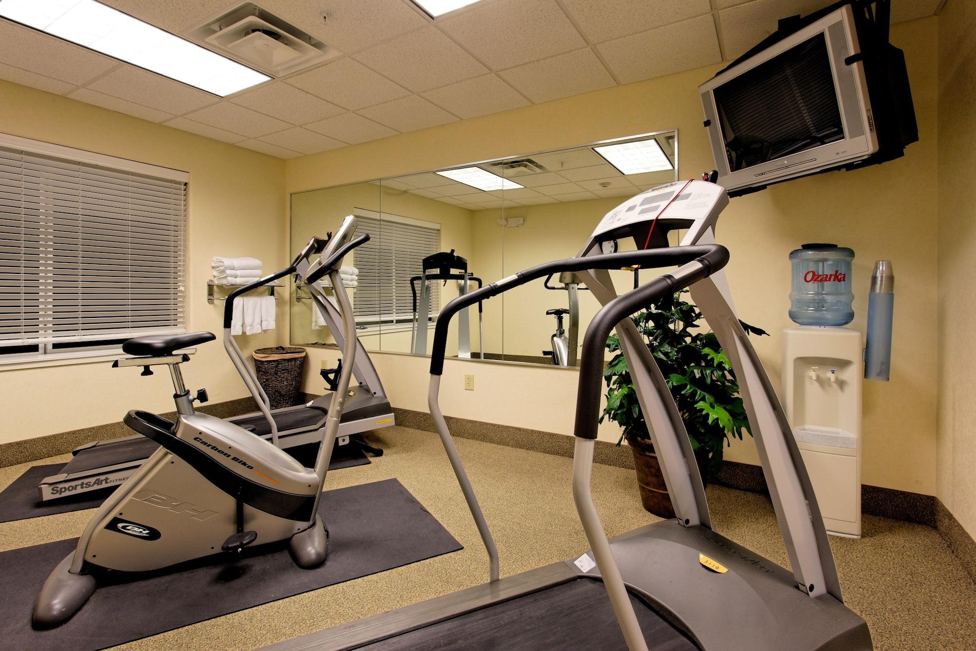 Gimnasio Holiday Inn Express Hotel & Suites San Antonio by IHG